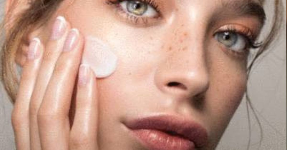 Voici comment vous pouvez enlever les taches de votre visage naturellement en 2 jours