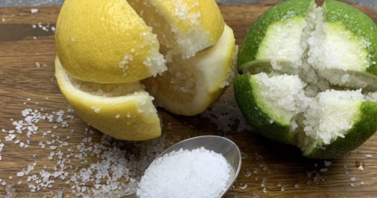 Coupez un citron en 4 et mettez-y un peu de sel  une astuce qui vous fera beaucoup de bien