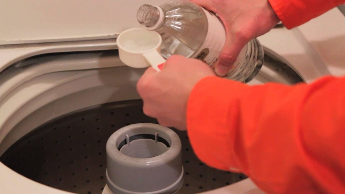 Pourquoi on doit toujours mettre du vinaigre dans la machine à laver ?