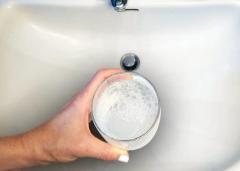 Comment déboucher des toilettes ? Une Techniques efficace avec un ingrédient naturel