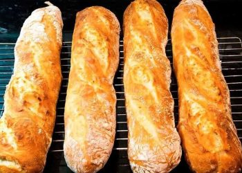 L’astuce des boulangers pour faire un délicieux pain maison, on oublie souvent une étape
