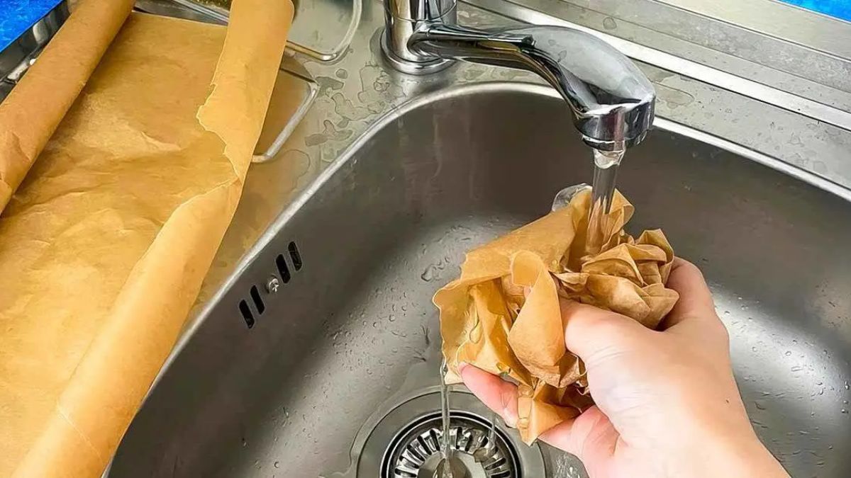 Papier cuisson : Le mouiller avant de l'utiliser